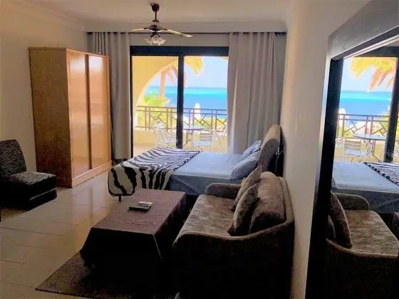 Stunning sea View Studio The View Waterside - İç Mekan