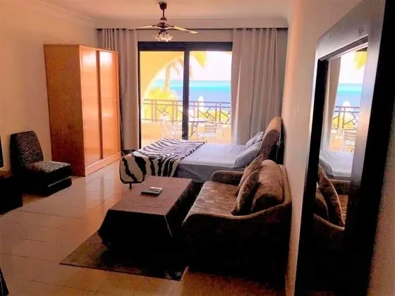 Stunning sea View Studio The View Waterside - İç Mekan