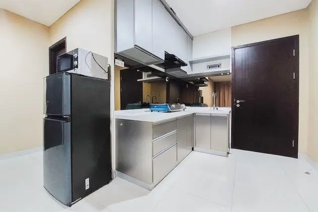 Stunning And Spacious 2Br Brooklyn Alam Sutera Apartment - Mutfak