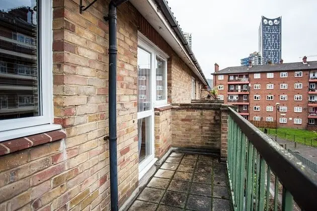 Stunning Spacious South London 1 Bed Apartment with Balcony