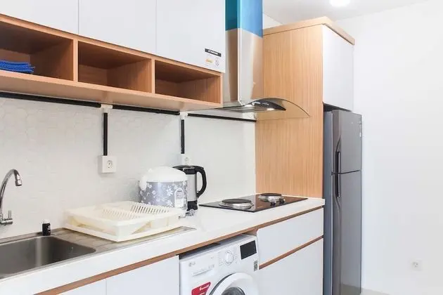 Stunning And Strategic 1Br Loft At Neo Soho Apartment - Mutfak