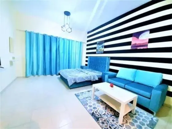 Stunning Studio Apartment With Balcony And Pool