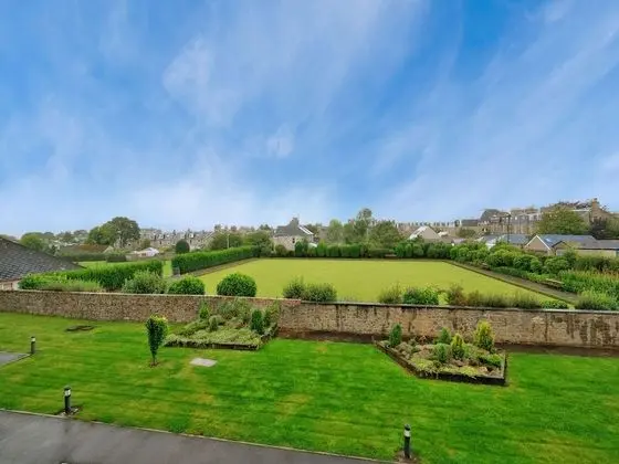 Stunning two Bedroom Home in West End Area of Aberdeen