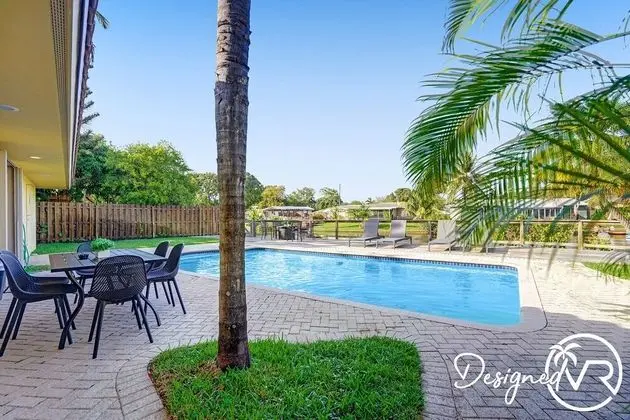 Stunning Waterfront 3BR with Heated POOL - Havuz
