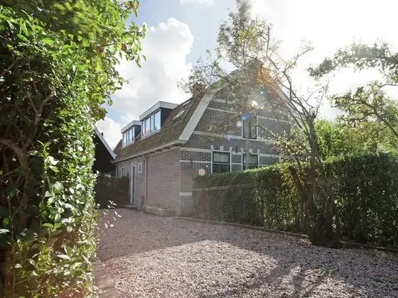 Stunnung Holiday Home in Krabbendam With Garden