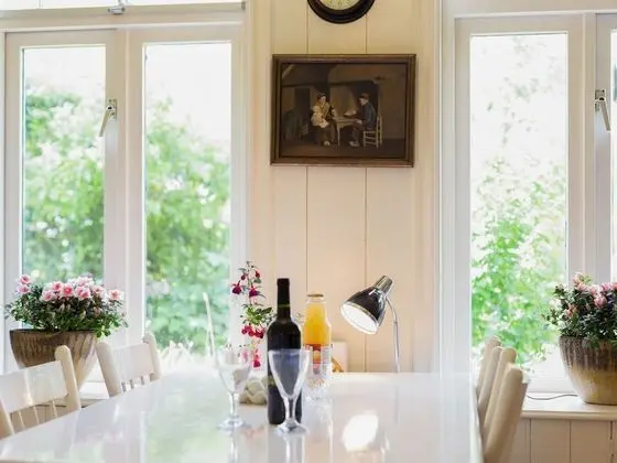 Stunnung Holiday Home in Krabbendam With Garden - Mutfak