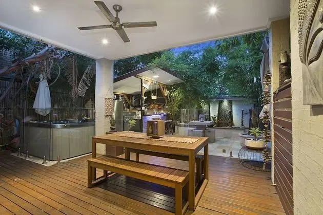 Resort Style Home near Airport & CBD - Yerinde Yemek