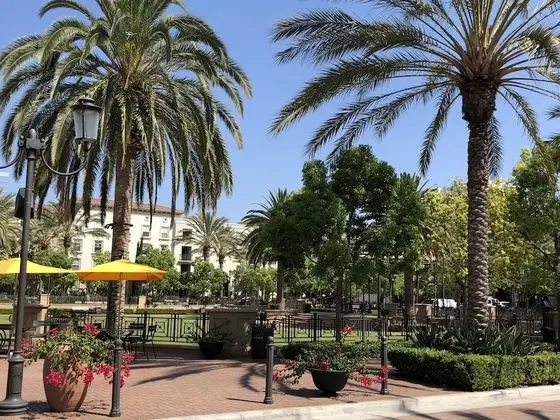 Resort Style Luxury 2BD Suite in Irvine's Spectrum Center - Dış Mekan