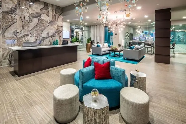 Resort Style Suites in Downtown LA - Lobi
