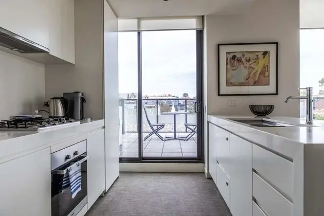 Stylish 1 Bedroom Apartment in Bustling Richmond - Mutfak