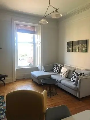 Stylish 1 Bedroom Apartment Near Leith