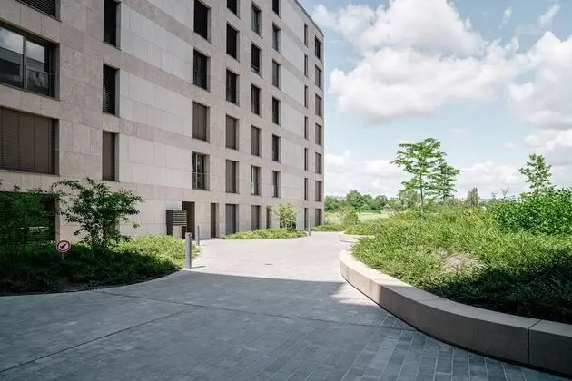 Stylish 1BR Apt w Balc Cloche dOr - Dış Mekan