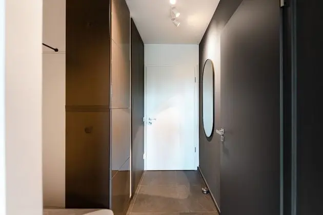 Stylish 1BR Apt w Balc Cloche dOr - Lobi
