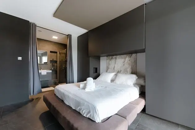 Stylish 1BR Apt w Balc Cloche dOr - Öne Çıkan Resim