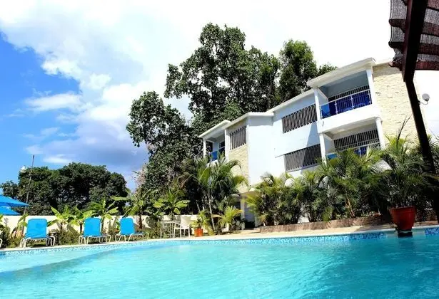 Stylish 1r-1b Apt Near The Beach And Main Street
