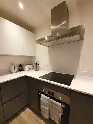 Stylish 2-bed Apartment in Manchester City Center - Mutfak