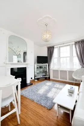 Stylish 2 Bed Between Camden Town & Primrose Hill - İç Mekan