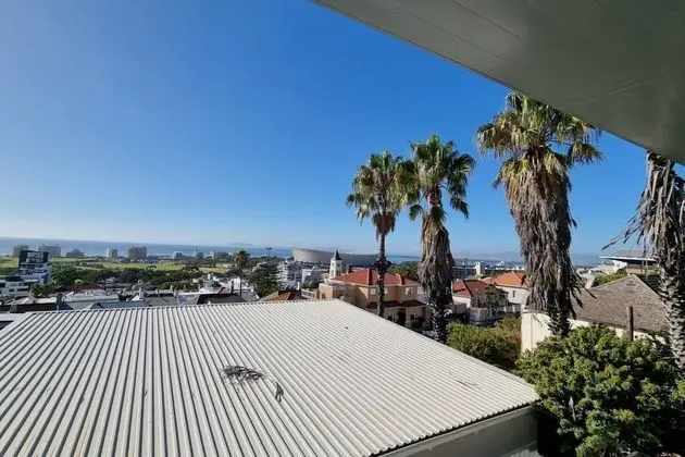 Stylish 2 Bedroom Apartment With Stunning City Views