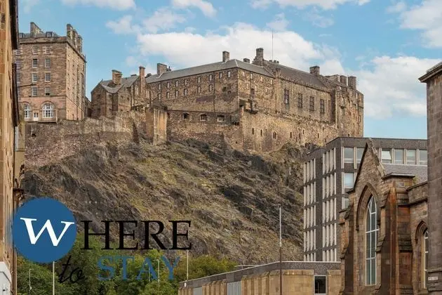 Stylish 2bed Apartment Underneath Edinburgh Castle