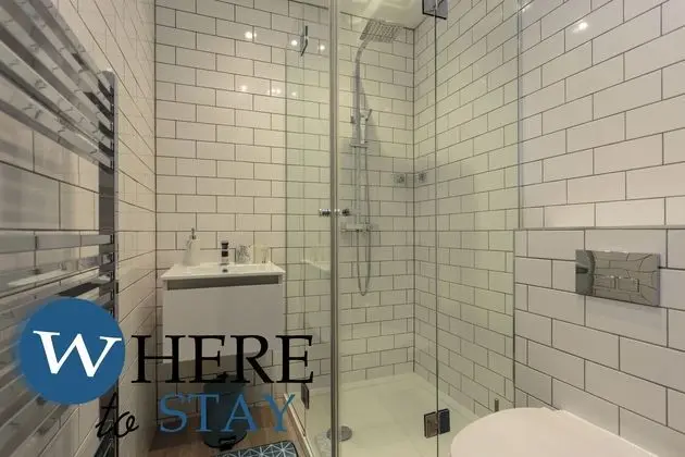 Stylish 2bed Apartment Underneath Edinburgh Castle - Banyo Tipleri