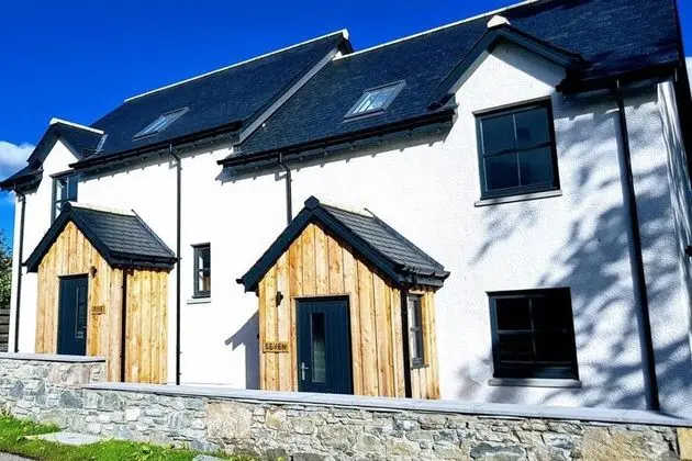 Stylish 3-bed Cottage Located in the Cairngorms - Dış Mekan
