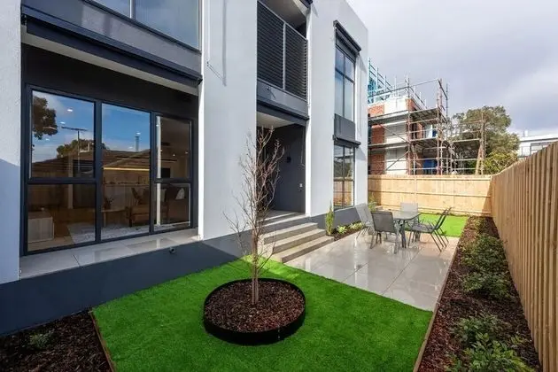 Stylish 3 Bedroom With Free Parking