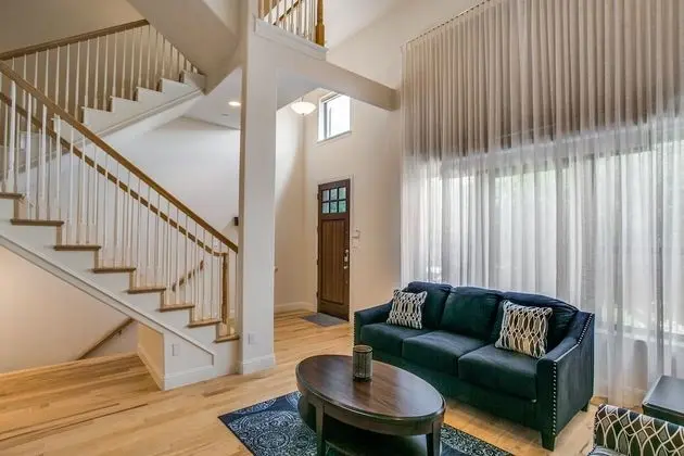 Stylish 3 bedroom Town Home at shops at