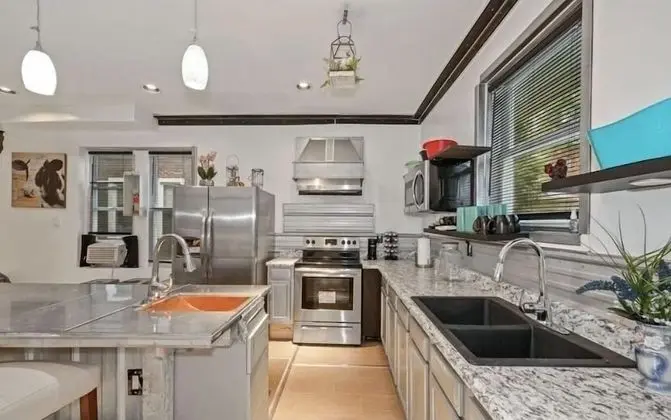 Stylish 4 bedroom home near Philadelphia - Mutfak