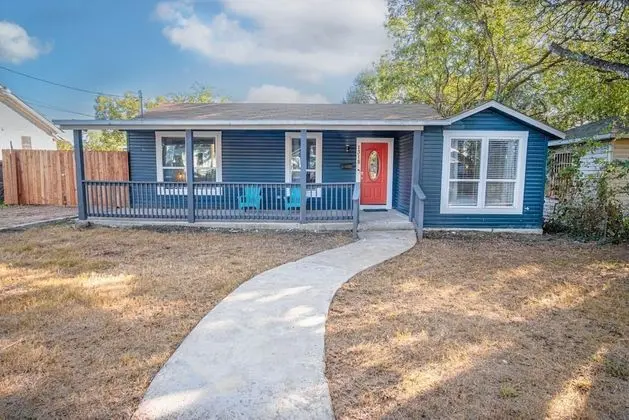 Stylish 4 Br/2ba Renovated Home Near Downtown - 1