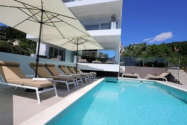Stylish apartment 100m from the beach - Havuz