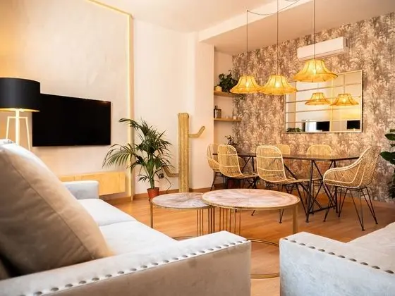 Stylish Apartment in downtown with Pool