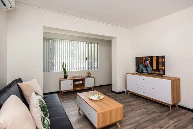 Stylish Apartment in Leafy South Perth - Oda Düzeni