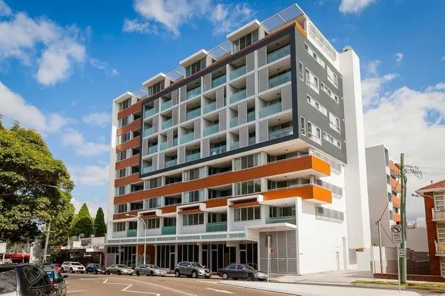 Stylish Apartment near Airport & Station