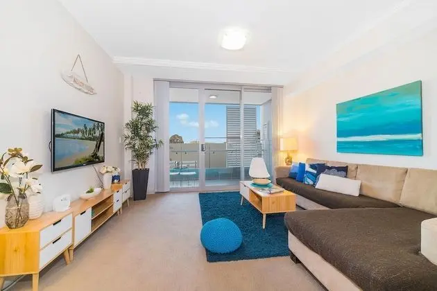 Stylish Apartment near Airport & Station - Öne Çıkan Resim