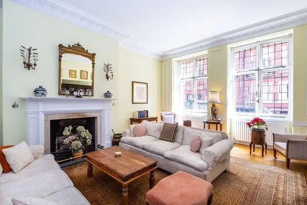 Stylish Apartment on Quiet Street Parallel to Kings Road, Chelsea
