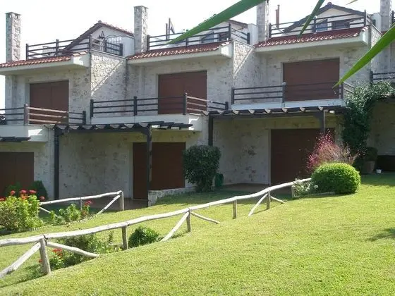 Stylish, big & bright family Villa next to Beach