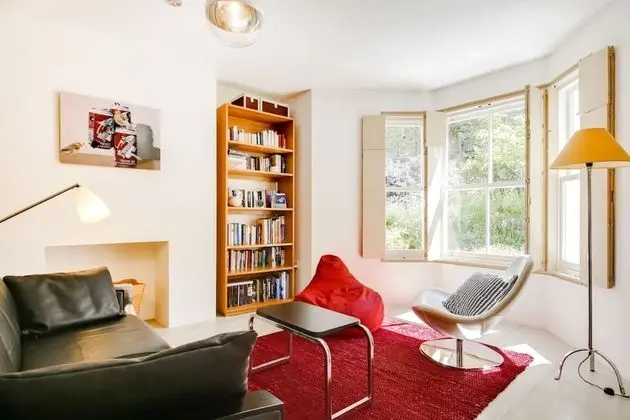 Stylish, Bright Apartment w/ Private Garden