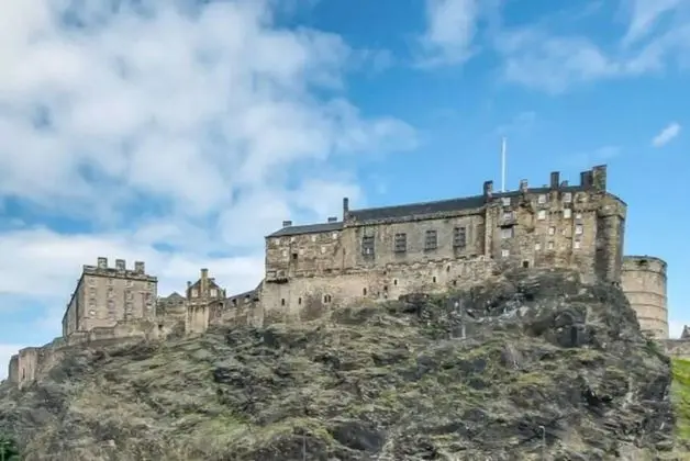 Stylish Castle View Apartment
