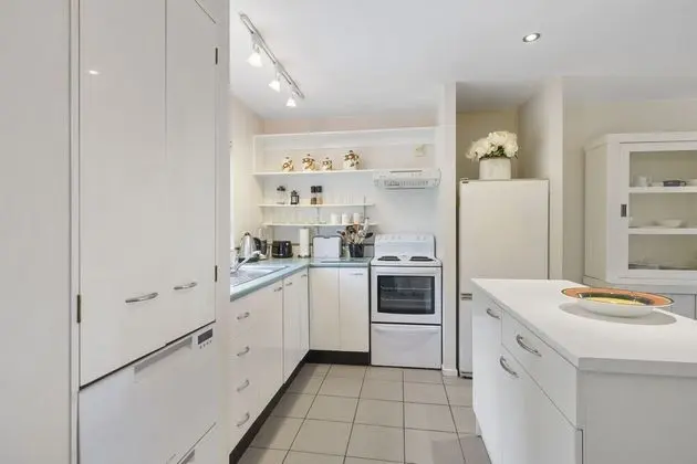 Stylish Central 2BR Apt nr Hospital - Mutfak
