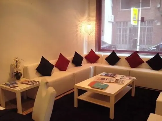 Stylish City Apartments - Lobi