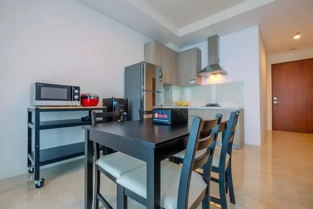 Stylish And Cozy 1Br Apartment At Veranda Residence Puri - Mutfak