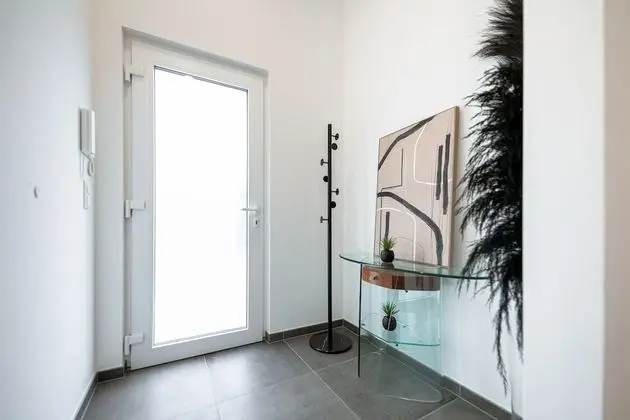 Stylish Designer Studio in Bonnevoie - Lobi