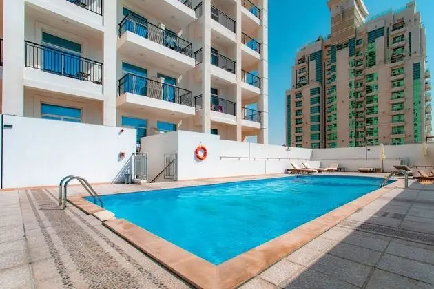 Stylish flat aerial view & pool - Havuz