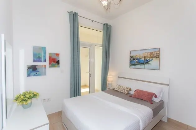 Stylish flat aerial view & pool - Oda