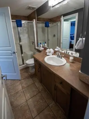 Stylish Ground Level Suite at Playa #145 - Banyo Tipleri