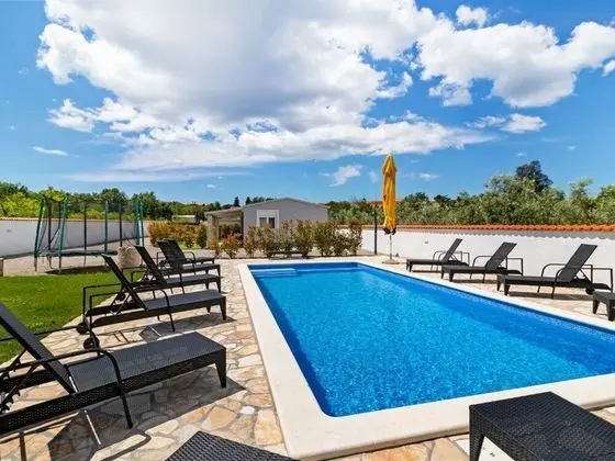 Stylish Holiday Home in Banjole With Swimming Pool