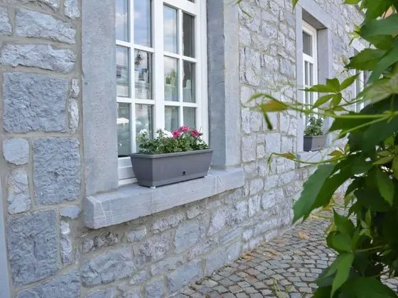 Stylish Holiday Home in Han-sur-lesse With Terrace - Dış Mekan