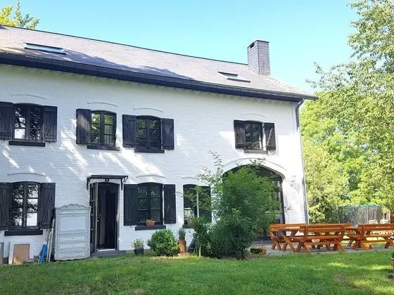 Stylish Holiday Home in Malmedy With Garden - Dış Mekan