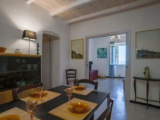 Stylish Holiday Home in Ventimiglia With Barbecue - Yerinde Yemek