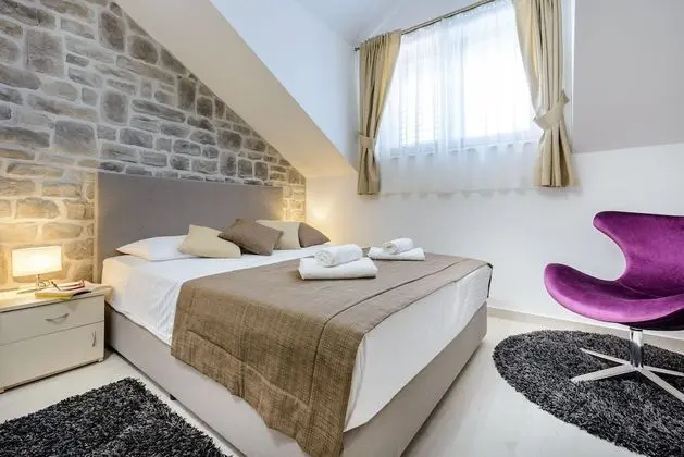 Stylish Home With Private Heated Pool Basketball Court - Oda